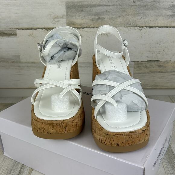 Madden Girl Volt womens size 9 M white faux leather buckle strappy sandals new - Picture 4 of 10